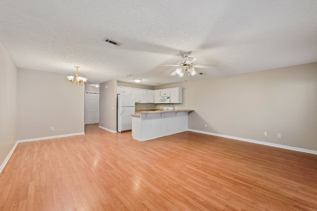 Photo - 428 Sandy Oak Dr