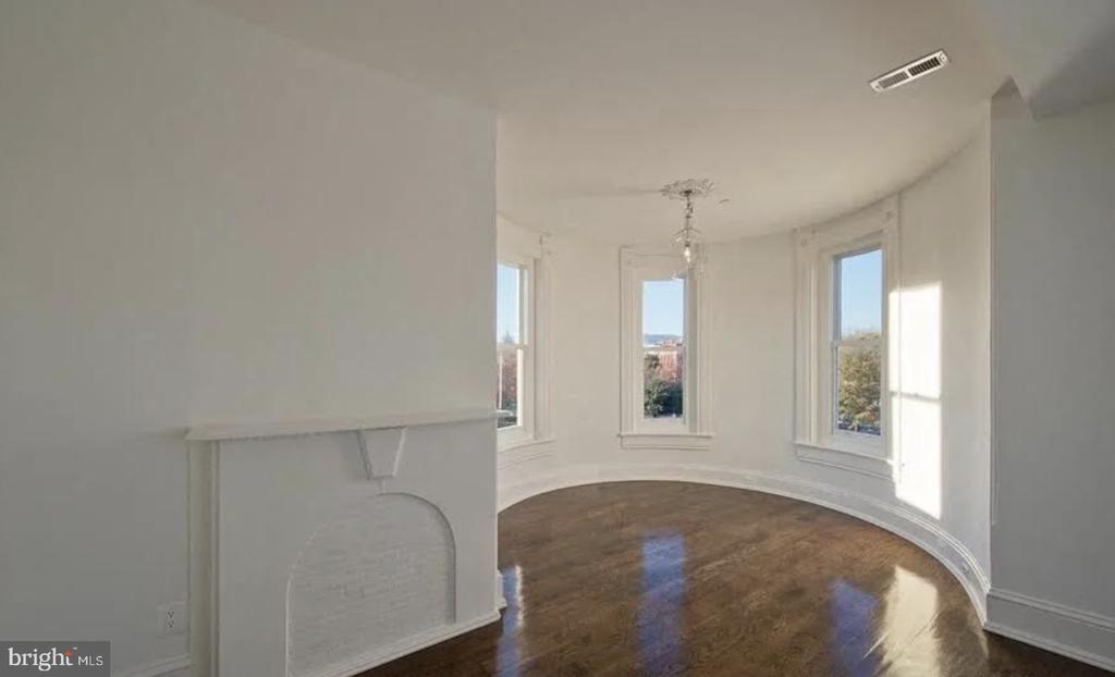 Photo - 501 Seward Square SE Unit 5