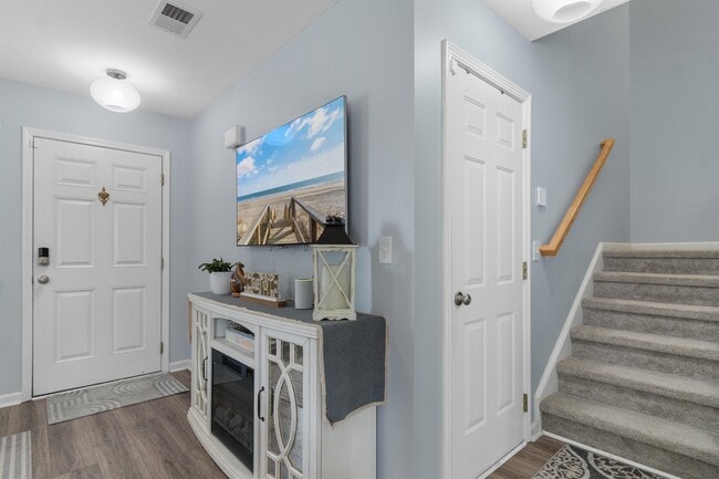 Photo - 161 Barclay Dr