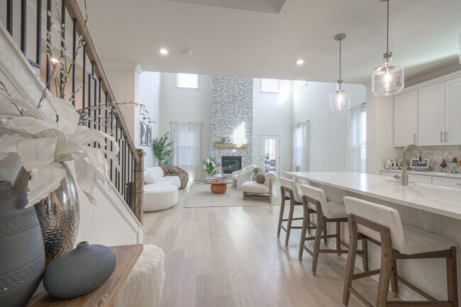 Photo - 464 Mabels Wy