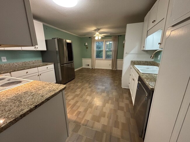 Photo - MOVE-IN READY IN FOREST ACRES!