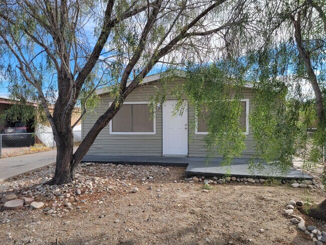 Building Photo - Newly Remodeled 2 Bedroom Manufactured Home