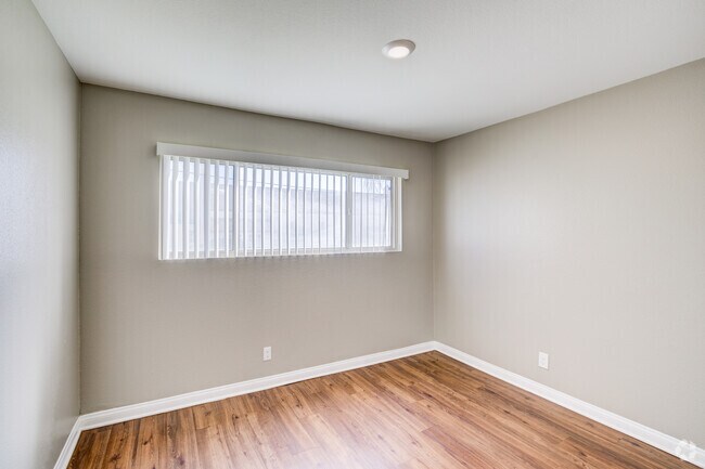 2BR, 1BA - 780SF - Secondary Bedroom