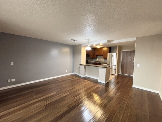 Building Photo - 710 E 200 S Rental