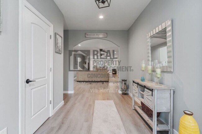 Photo - 286 Emily Ln