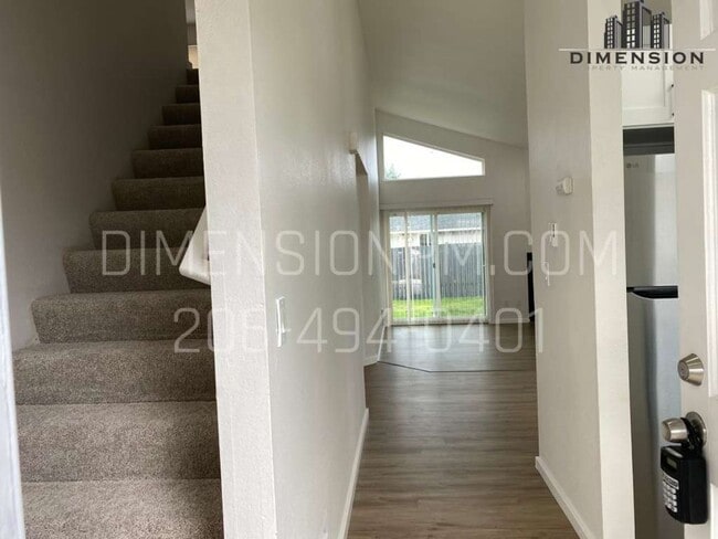 Photo - Spring Tree Unidad #B