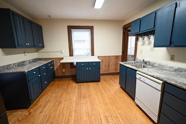 Photo - 405-407 W Main St - Duplex Unit 407