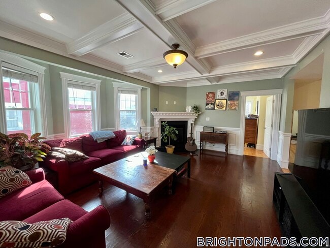 Building Photo - 127 Nonantum St