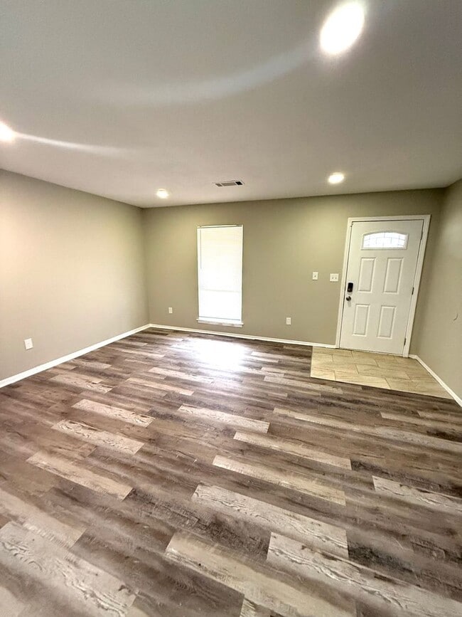 Photo - ** 4 Bed 2 Bath located in Montgomery East ** Call 334-366-9198 to schedule a self tour