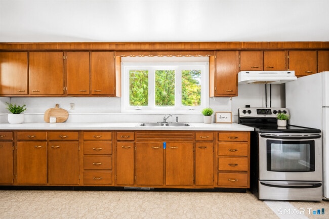 Photo - 677 Woodtick Rd