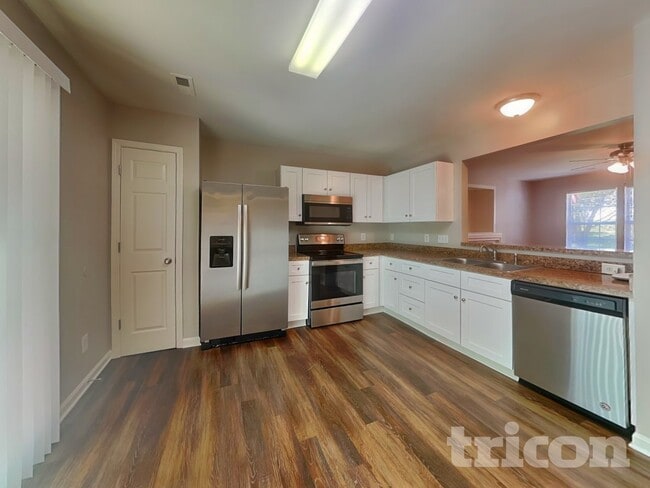 Photo - 9835 Veronica Dr