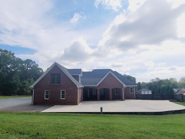 Photo - Great Views, Located off of Highway 460