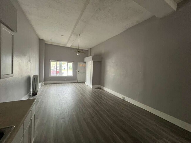 Photo - 14628 Lakeshore Blvd Unit 14628