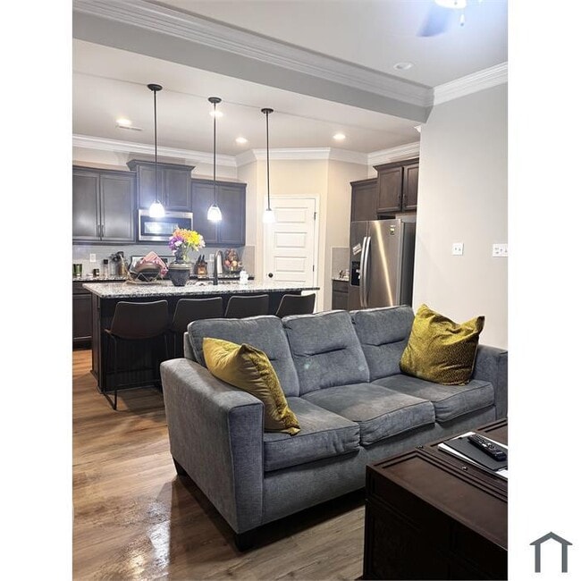 Photo - 127 Rita Ann Wy