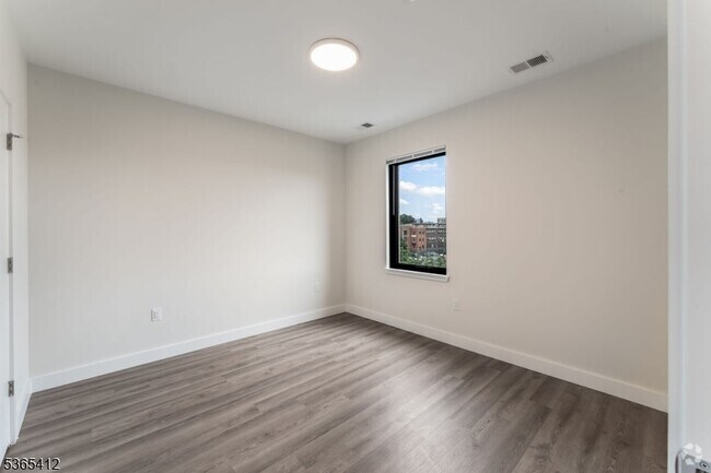 Building Photo - 72 S Essex Ave Unit 509 Rental
