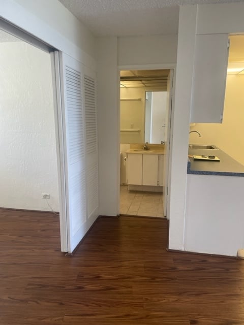 87-561-561 Farrington Hwy