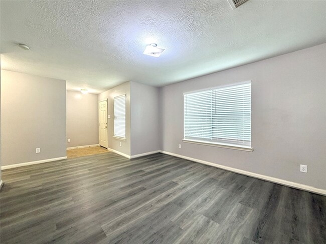 Photo - 6415 Mountain Pines Ln