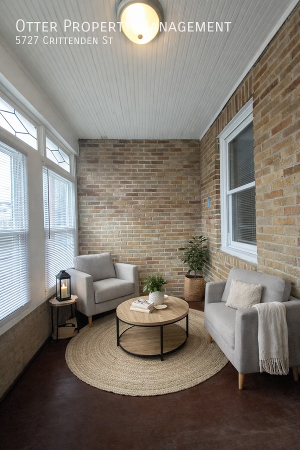 Photo - 5727 Crittenden St