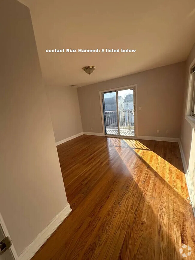 Building Photo - 10740 93rd St Unit 2Bed 1Bath Ozone Park Rental