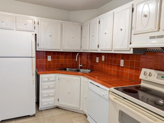 Photo - 3119 Oakland Shores Dr Unit C110