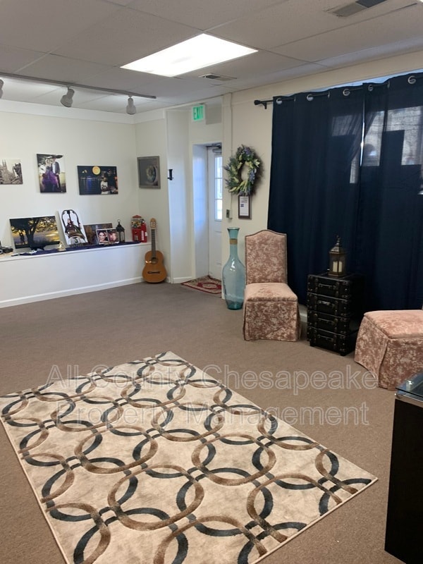 Photo - 635 Frederick Rd