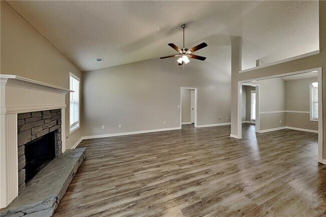 Photo - 705 Beranda Cir