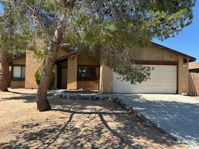 Building Photo - Please contact Vaughn Realty to set up an appointment, 760-446-6561