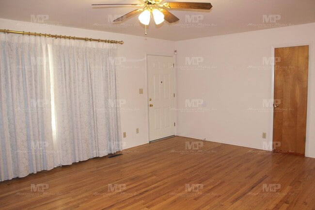 Photo - 2433 Tamarac Dr