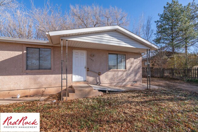 Building Photo - 2 Bedroom Home in Hurricane with Yard Care Included