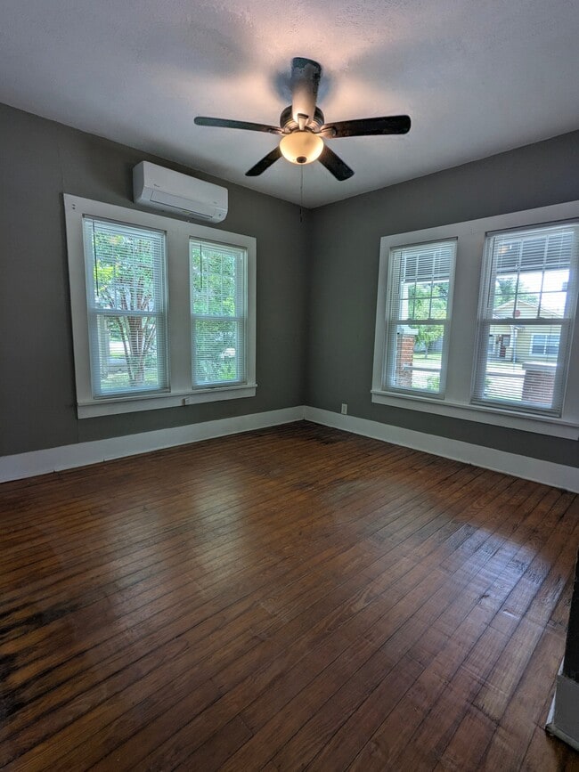 Photo - 885 W Long