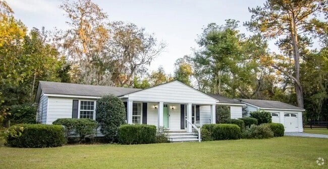 Building Photo - 240 Adams Rd Rental