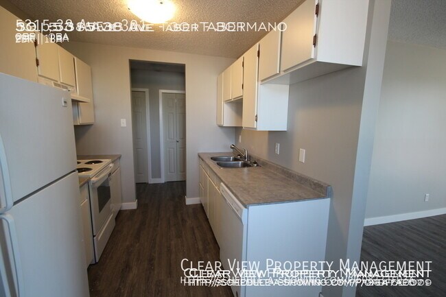 Photo - Recently Renovated 2-bedroom Condo in the Beautiful Taber Manor! ? Unité 301
