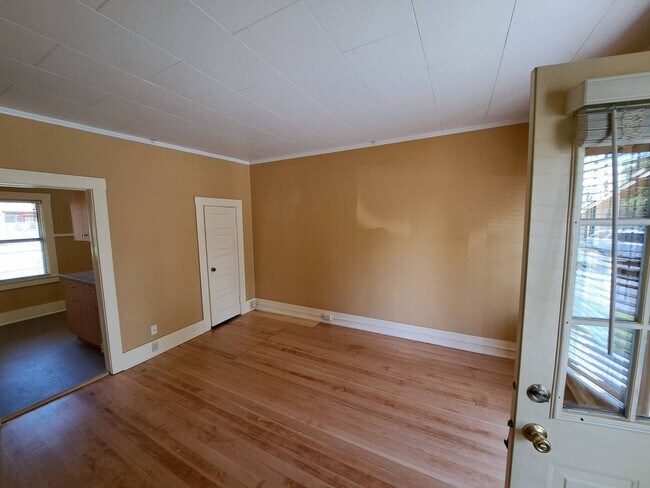 Photo - Historic Downtown Bend 1 Bed/1 Bath - NW Florida Ave Unit 2