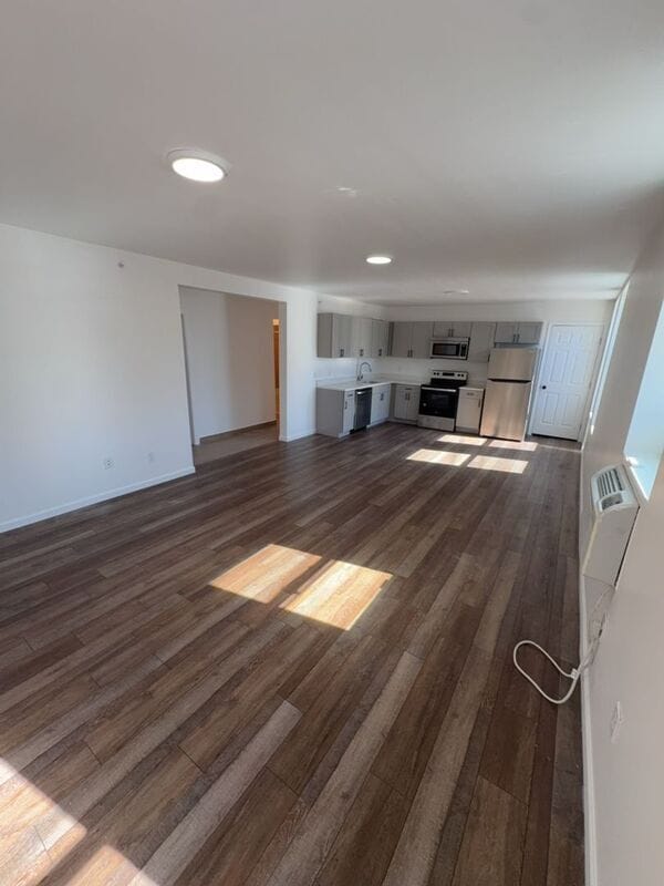 Photo - 730 N Main St