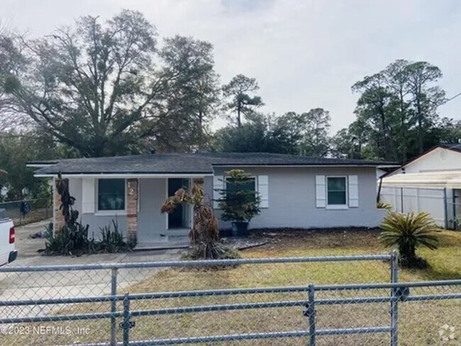 Building Photo - Charming & Modern 3-Bedroom Oasis in Duval... Rental