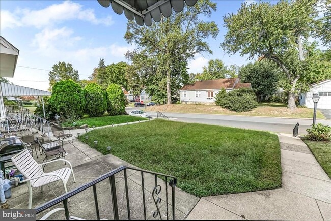 Photo - 324 W Rively Ave