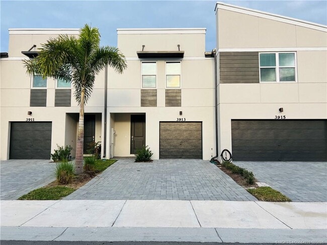 Photo - 3913 SE Mentmore Ln