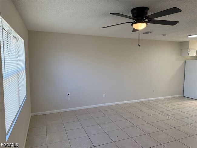 Photo - 3307 SE 15th Pl Unit 4