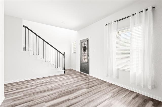 Photo - 217 Fieldstone Dr