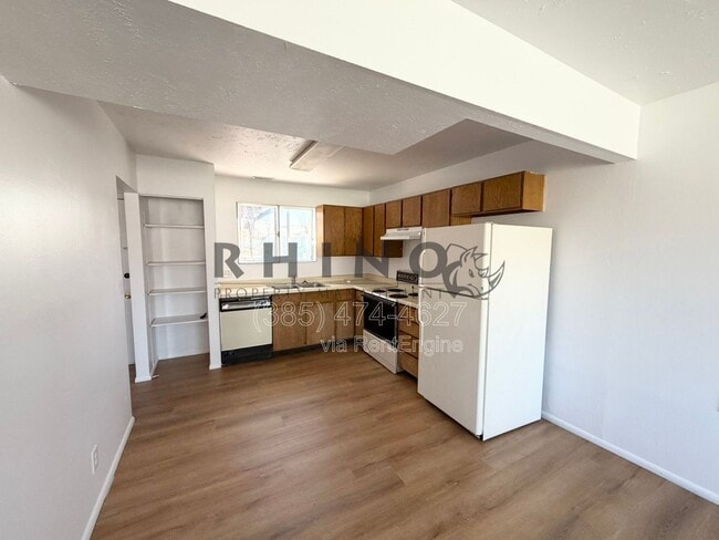 Photo - 475 N 1465 W