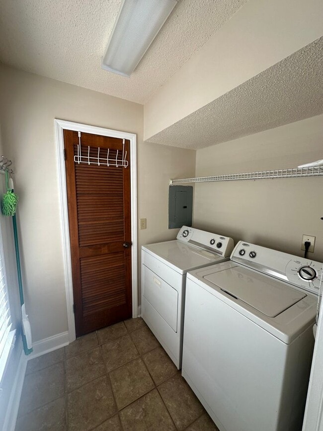 Photo - Oakridge Commons Unit C5