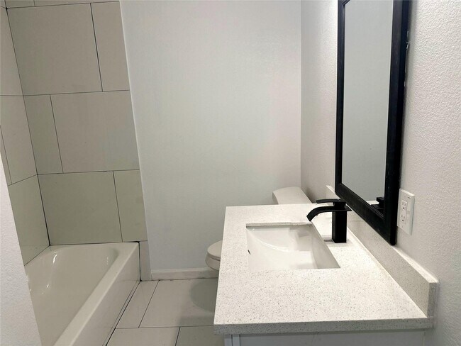 Photo - 5962 Belcrest St