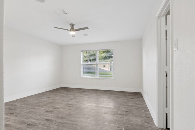 Photo - 17910 Royal Gate Ln