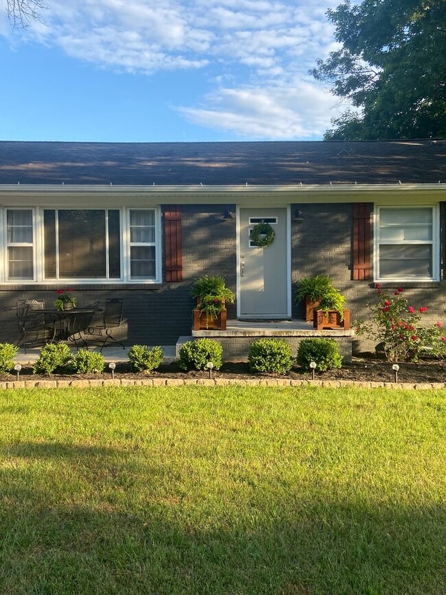 Building Photo - Peaceful Living in Maryville
