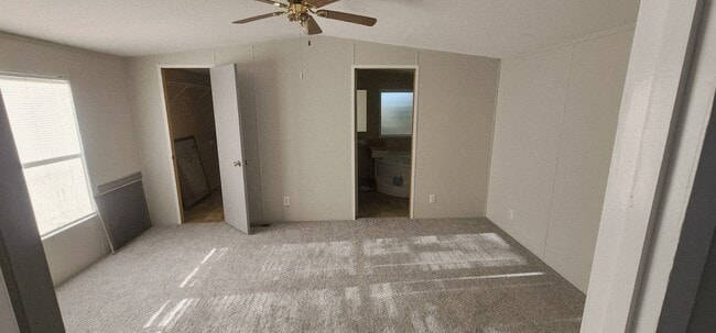 Photo - 405 Battlebell Rd