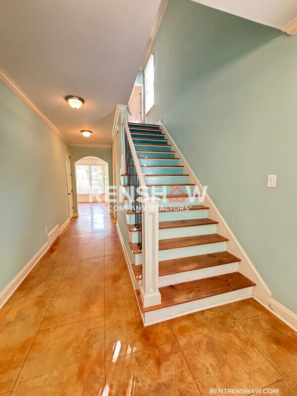 Photo - 2043 Peabody Ave