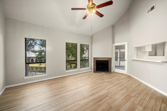 Photo - 4144 Greystone Way Unit 406