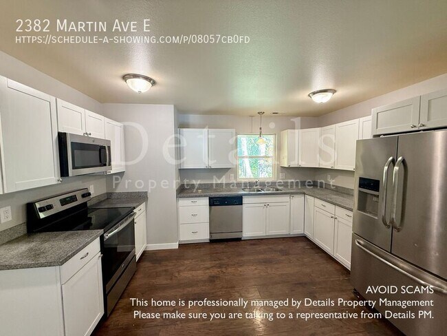 Photo - 2382 Martin Ave E