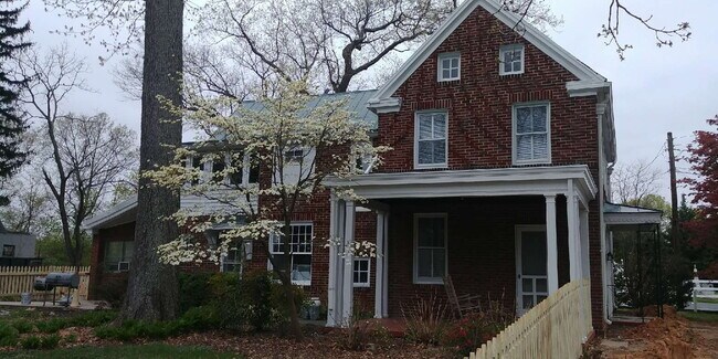 "Charming 4-Bed Gaithersburg Haven: Spacious 3,330 Sq. Ft. Home with Granite Countertops & Gleami...