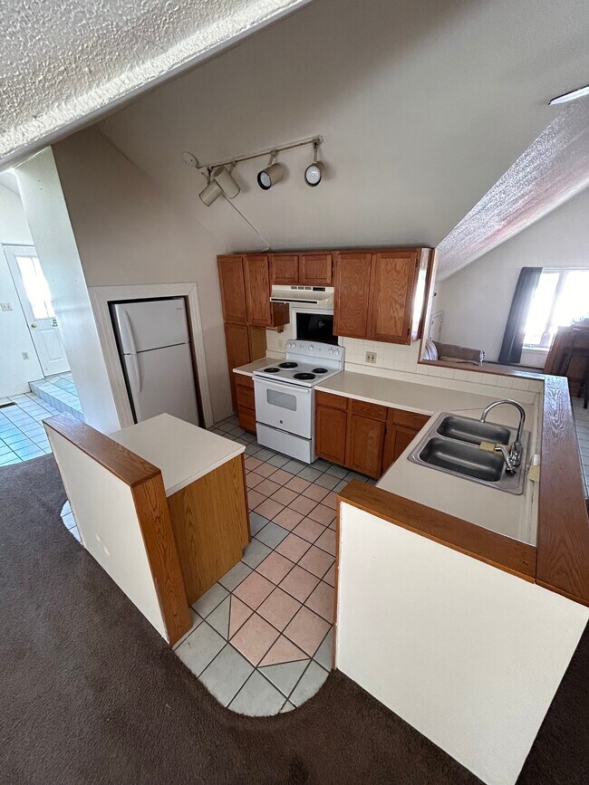 24 N 3rd St Unit E